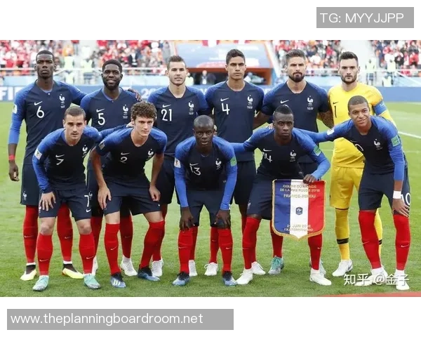 足球明星大罗精彩瞬间回顾视频带你重温传奇时刻与辉煌成就