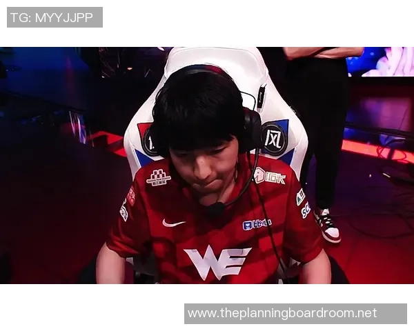 DOTA2热点：解读FPX的阵地战